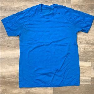 Lululemon Men’s workout shirt